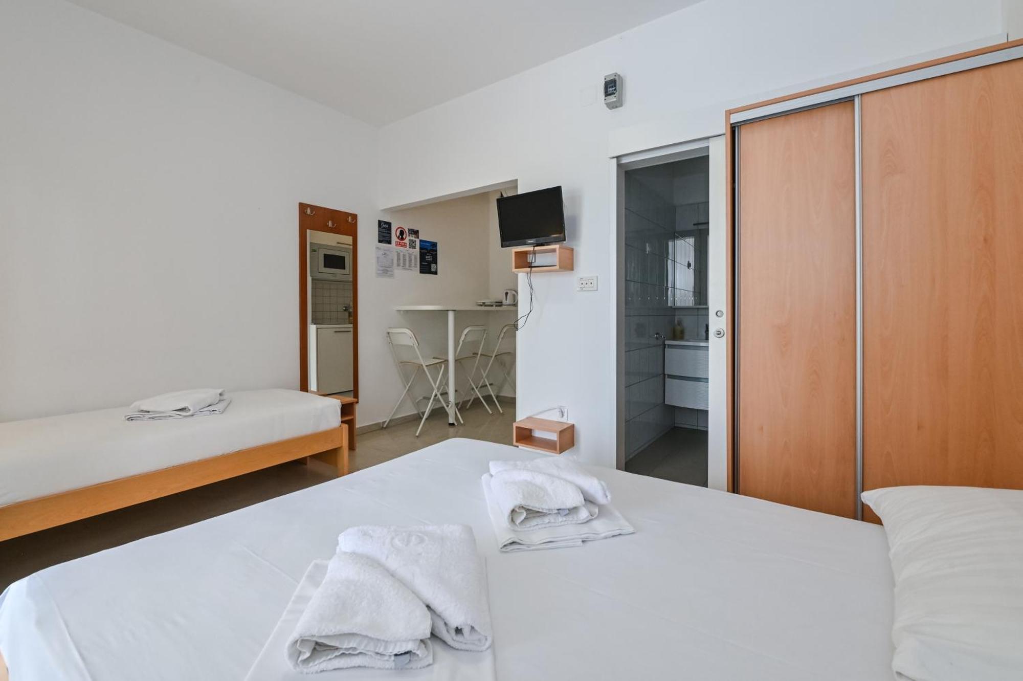 Seagull Pool Apartments & Studios Novalja Kamer foto